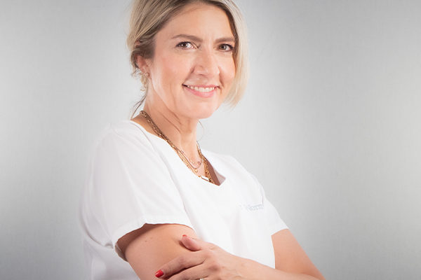 Dr. Raphaelle Wormus-Dentista, Chefe do Departamento de Odontologia